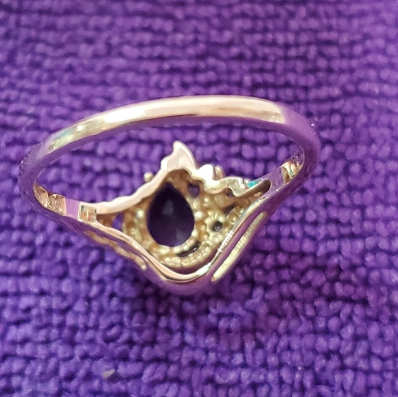 10k gold Amethyst & Diamond Ring - Picture 2 of 7